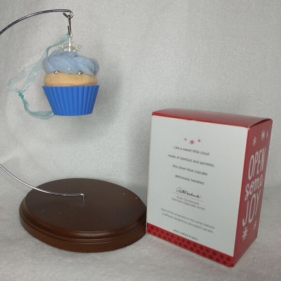 Hallmark It's Snowing Sweetness  - Picture 3 of 3